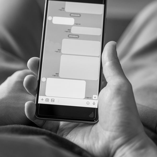 LINEなどのやり取りは浮気・不倫の証拠になるのか？